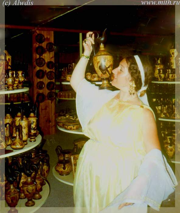 в галерею бальных и 
ролевых платьев от Альвдис